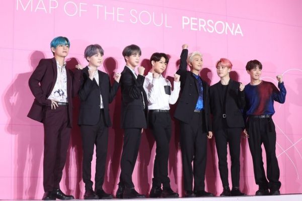 فرقة BTS الكورية الجنوبية تواصل حصد الجوائز.